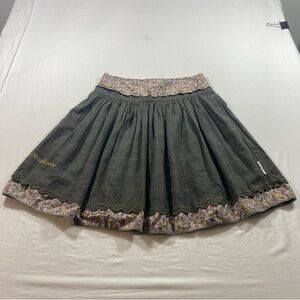 Blurs Schweitzer Gray Knee-Length Skater Skirt Pleated Ruffles floral green